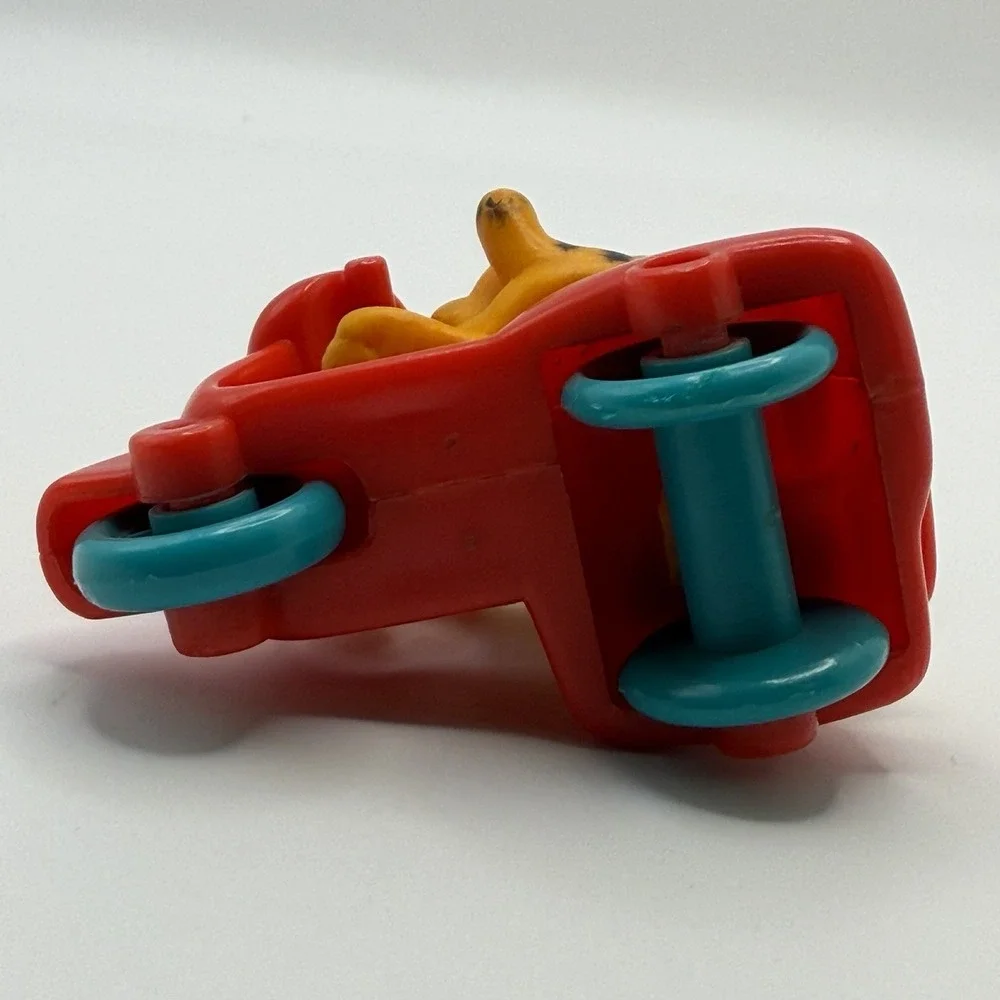Vintage 1988 Garfield With Odie McDonalds Red Scooter Figure Toy Classic